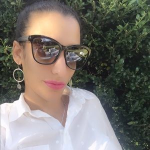 Meet your Posher, Zonya